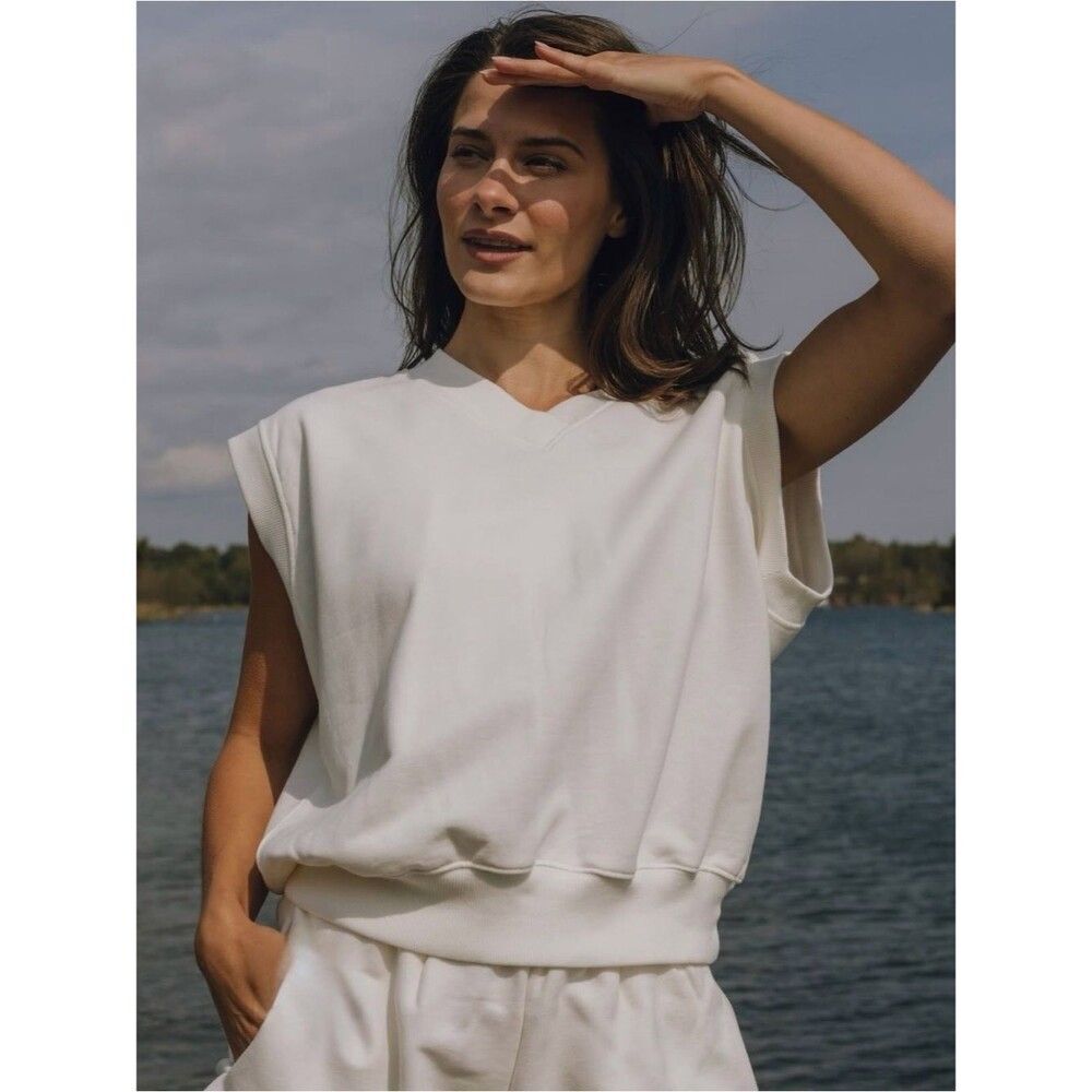 Daily Drills White Sleeveless V-Neck Vest